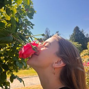 Meet your Posher, Anya